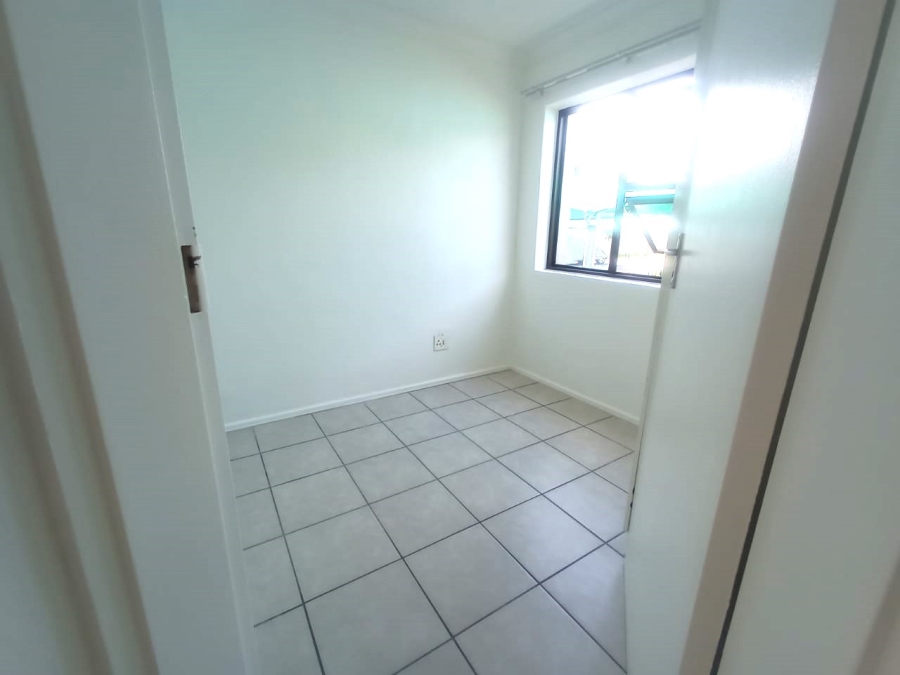 To Let 2 Bedroom Property for Rent in Groenvallei Western Cape